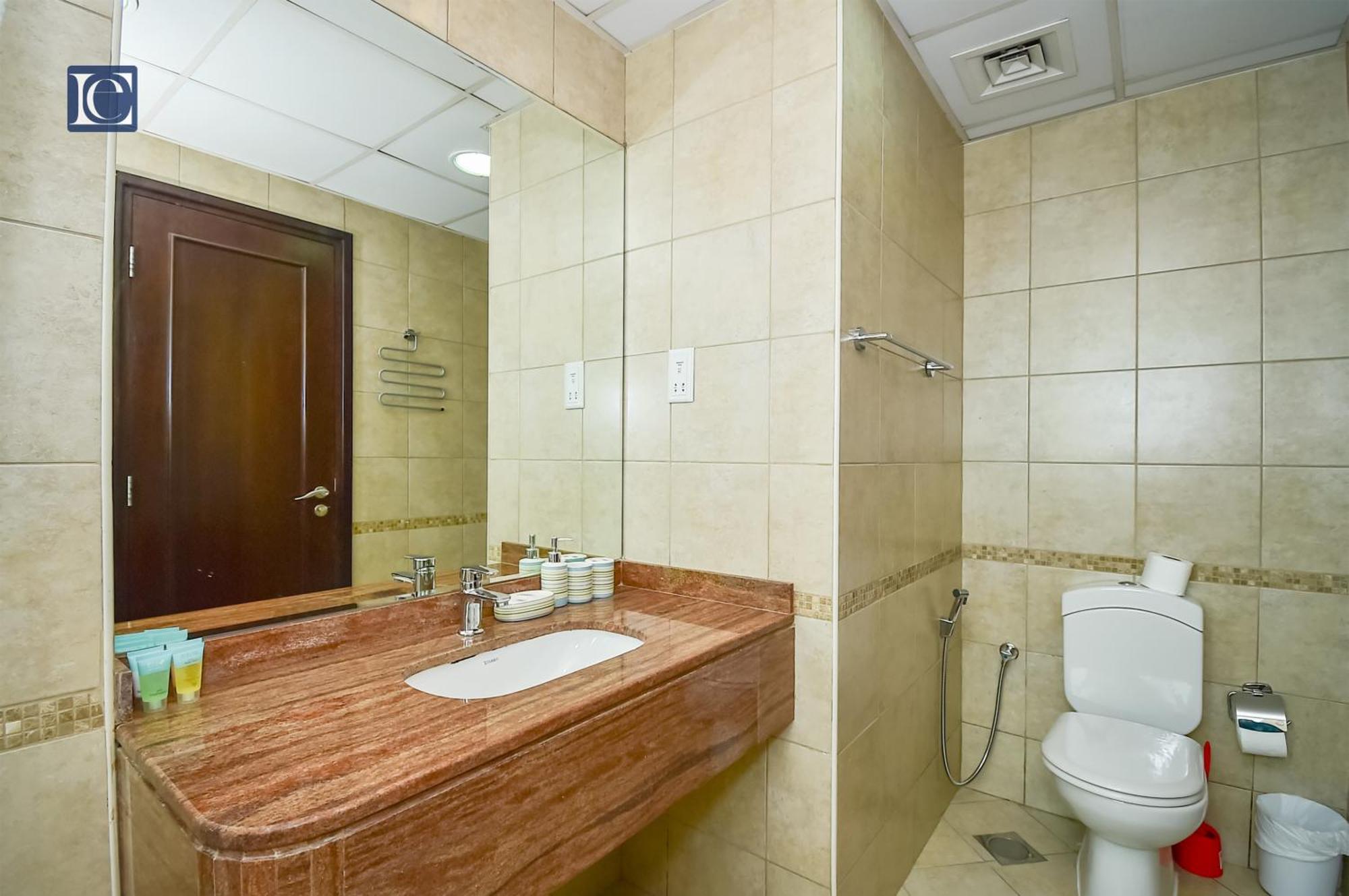 Luxury Escapes - Furnished Studio With Balcony In Royal Oceanic Дубай Экстерьер фото